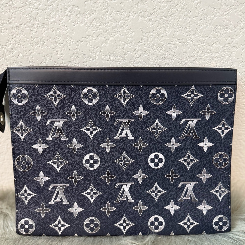 ❌❌SOLD ❌❌ Louis Vuitton x Chapman Brothers Lion Monogram Clutch 10.5x8x2 - Picture 3 of 12